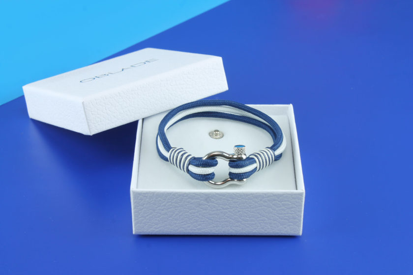 Bracelet en nylon bleu et blanc avec manille en acier inoxydable